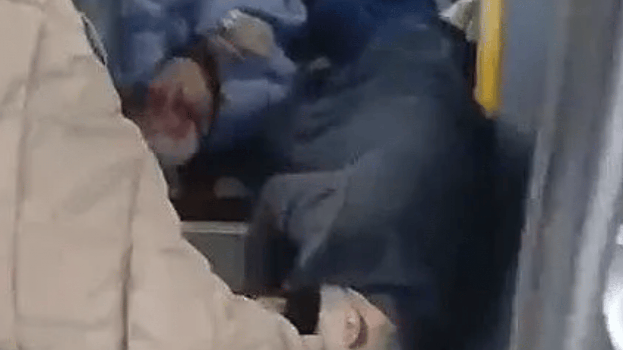 Foto - İETT otobüsünde akıl almaz bir olay! Görüntüler ortaya çıktı… Ölü ve yaralılar var