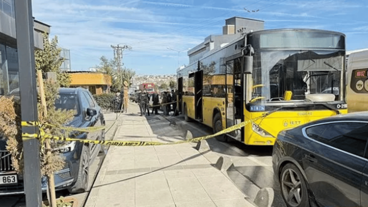 Foto - İETT otobüsünde akıl almaz bir olay! Görüntüler ortaya çıktı… Ölü ve yaralılar var