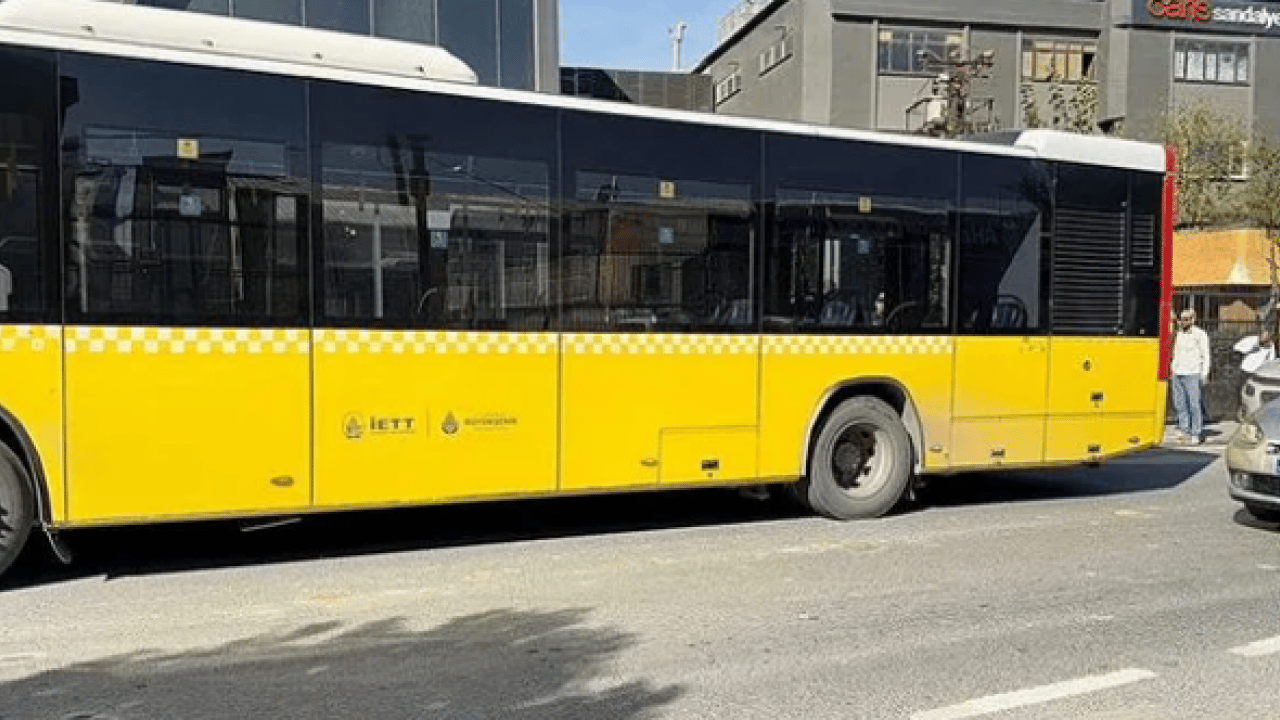 Foto - İETT otobüsünde akıl almaz bir olay! Görüntüler ortaya çıktı… Ölü ve yaralılar var