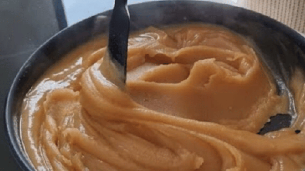 İftar beklenirken, sonrasında damakları şenlendirecek! İşte Un helvası tarifi!