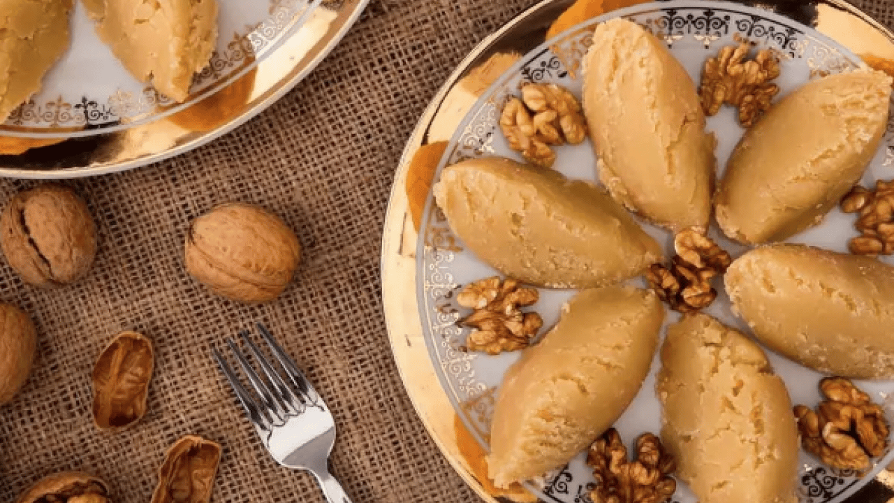 Foto - İftar beklenirken, sonrasında damakları şenlendirecek! İşte Un helvası tarifi!