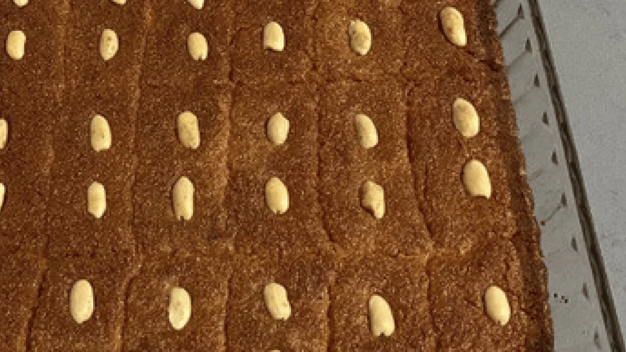 İftar sofranızı ayağa kaldıracak: Şambali tatlısı tarifi! 10 kişilik pratik tatlı...