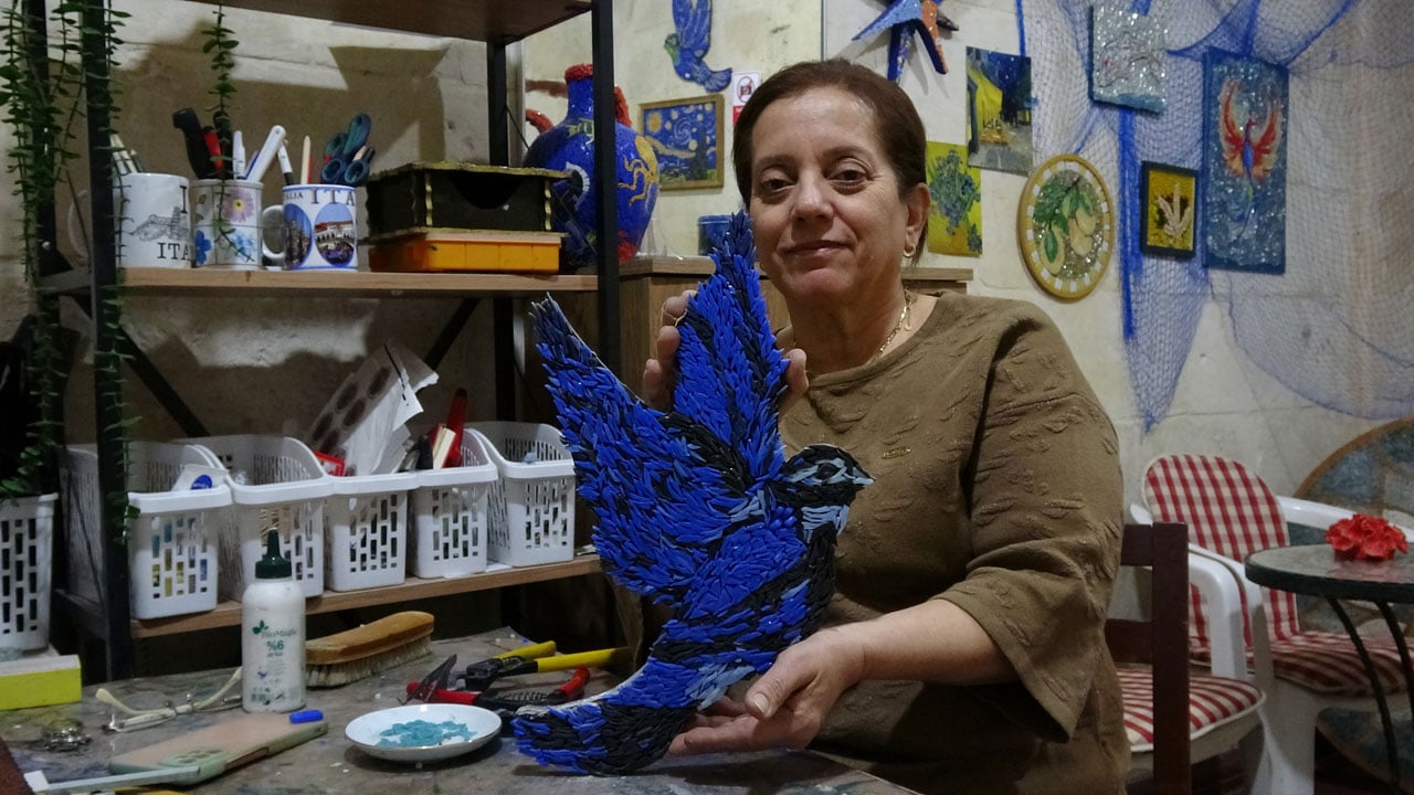 İğneyle kuyu kazar gibi… Ürettiği mozaikler Avrupa yolunda