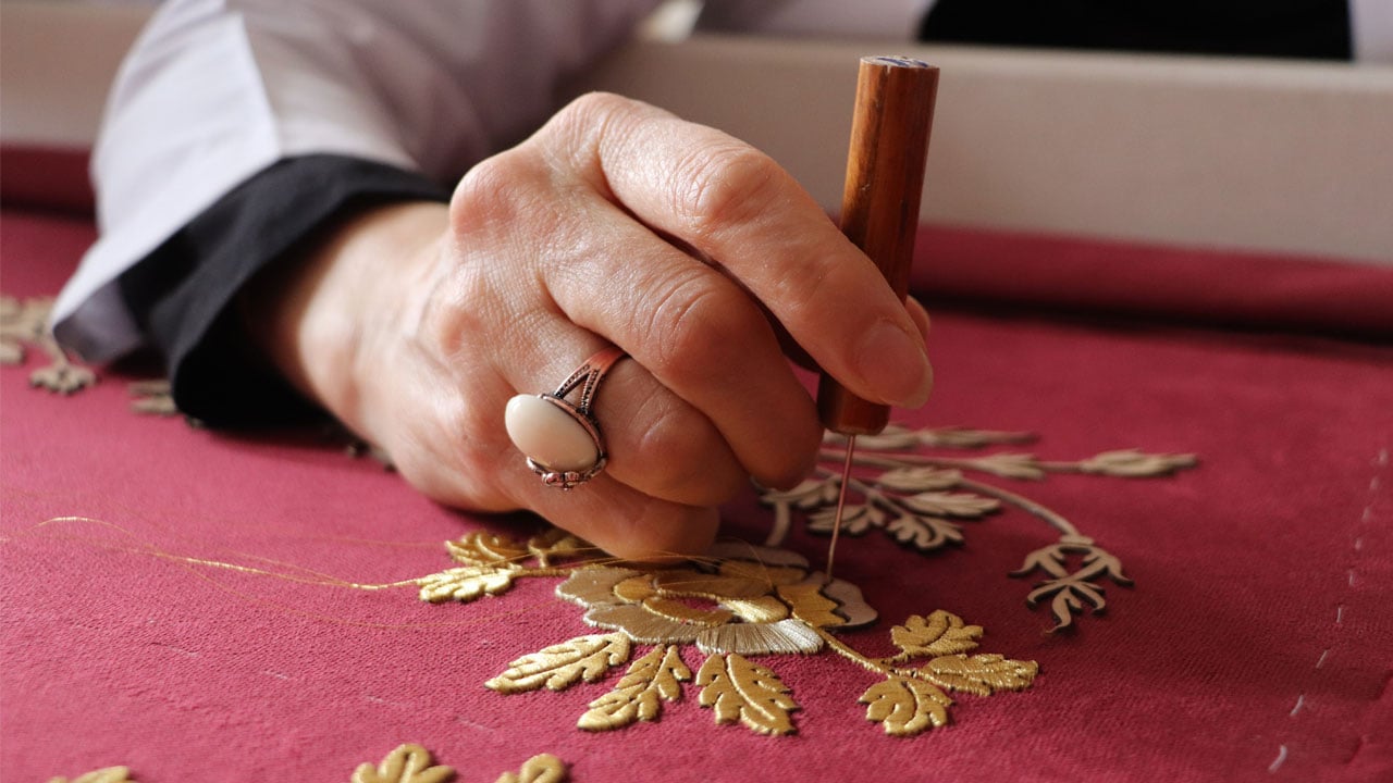 Foto - İğneyle kuyu kazıyorlar! Hafsa Ayşe Sultan’ın puşidesi binbir zahmetle yenileniyor