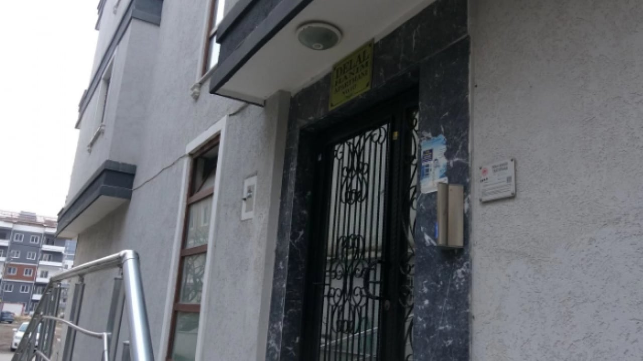 Foto - İğrenç kokunu sebebi bakın neymiş! Asansörün içinde yaptığı şoke etti