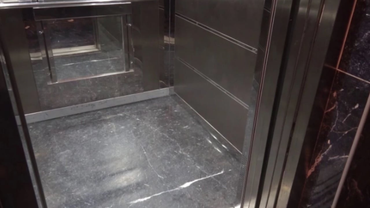 Foto - İğrenç kokunu sebebi bakın neymiş! Asansörün içinde yaptığı şoke etti