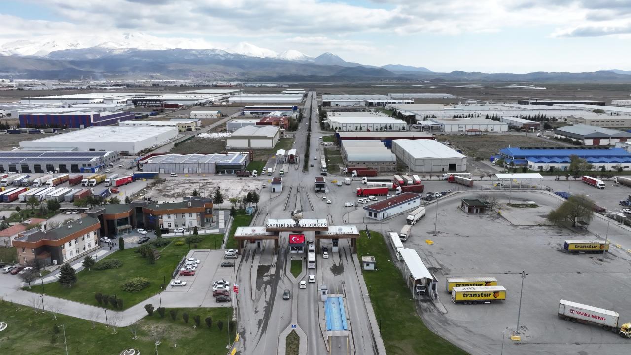 Foto - İhracatta bir rekor da serbest bölgelerden geldi! 6,6 milyar dolara ulaştı 
