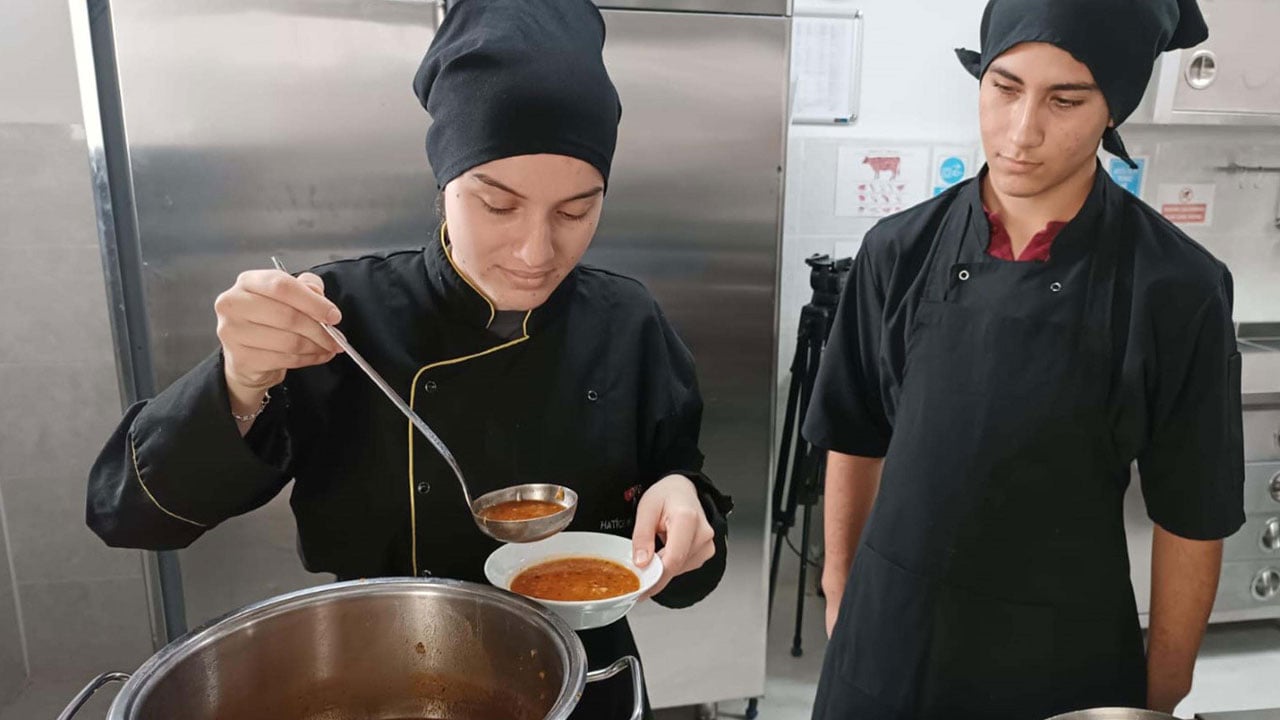 Foto - İhtiyaç sahipleri için seferberlik! Lise mutfağında pişiyor binlerce kişiye ulaşıyor