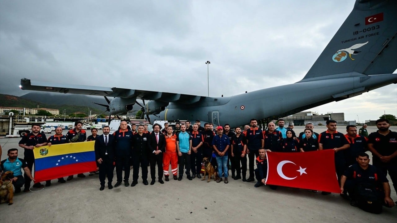 Foto - İki askeri nakliye uçağı Caracas’a indi Türkiye’nin yardım eli Venezuela’ya ulaştı