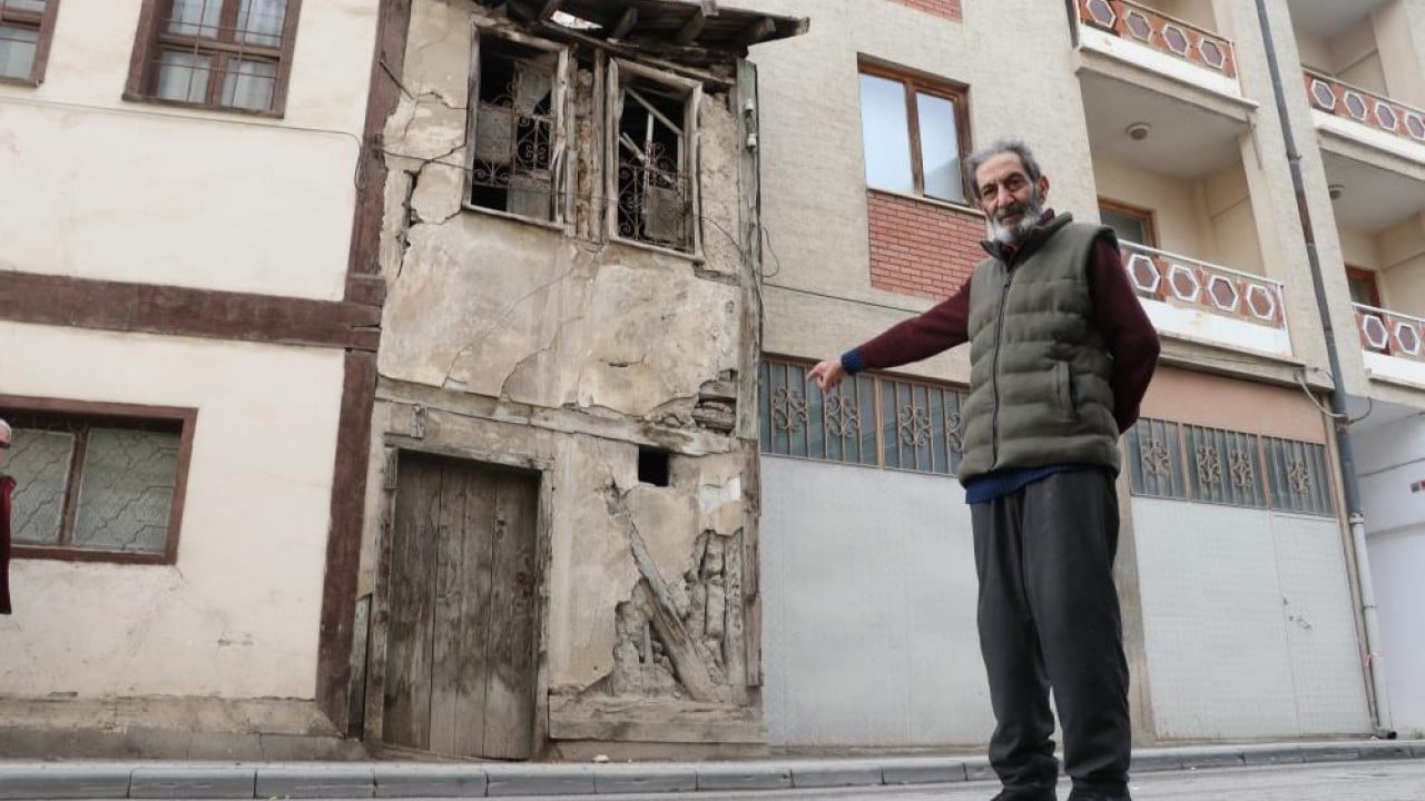 İki bina arasına sıkışan 2 metrelik yaşam alanı