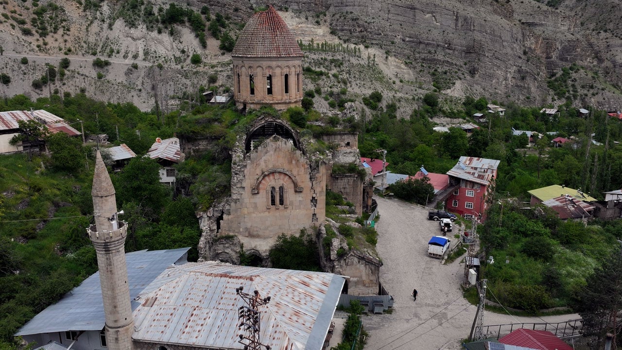 Foto - İki tarihi hazine! Biri yıkılma riski taşıyor, diğeri turizme açılmayı bekliyor