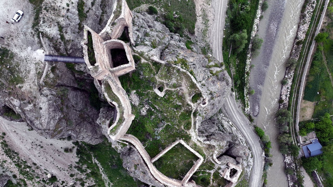 Foto - İki tarihi hazine! Biri yıkılma riski taşıyor, diğeri turizme açılmayı bekliyor