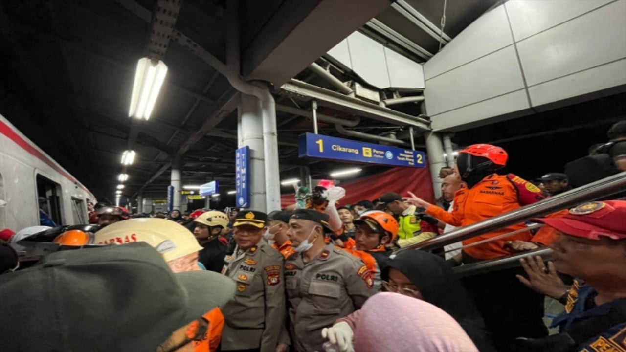 Foto - İki tren kafa kafaya çarpıştı: Katliam gibi kazada 14 ölü var