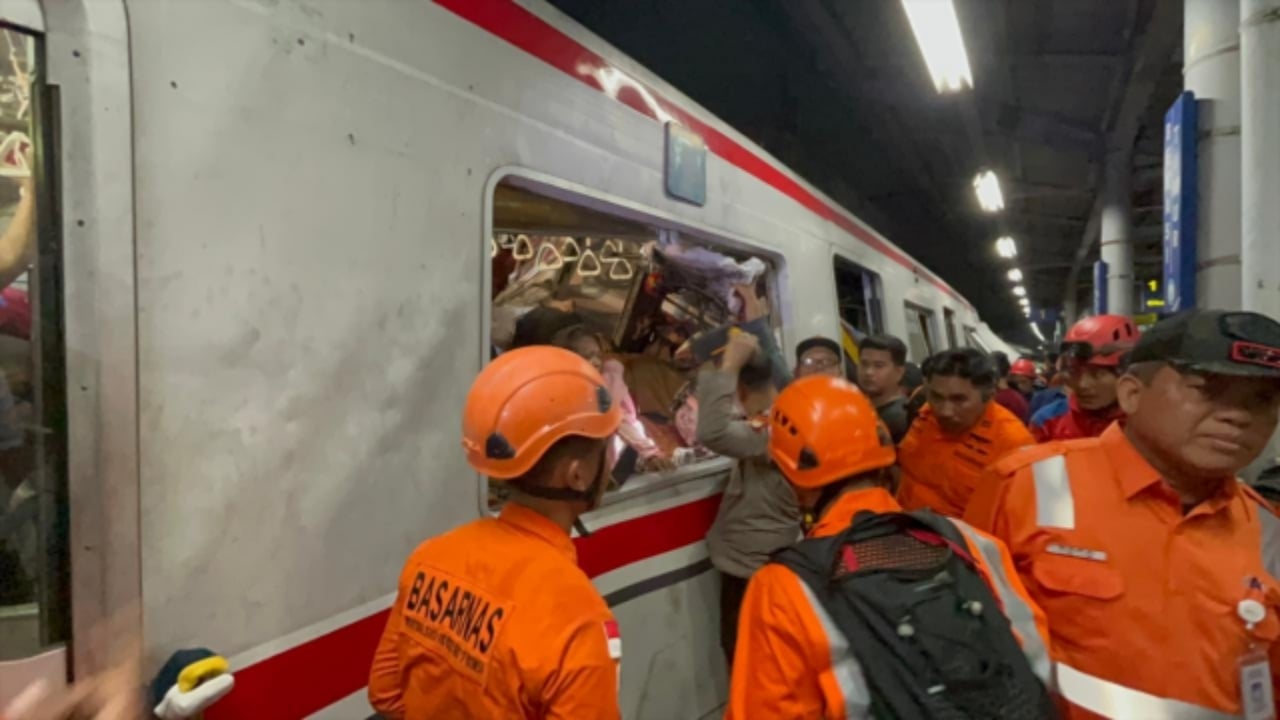 Foto - İki tren kafa kafaya çarpıştı: Katliam gibi kazada 14 ölü var