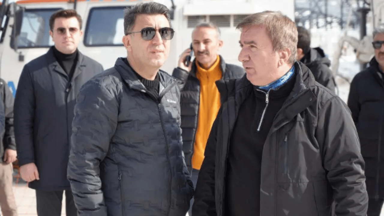 Foto - İki vali el sıkıştı: 3,5 saatlik yol 45 dakikaya düşecek!