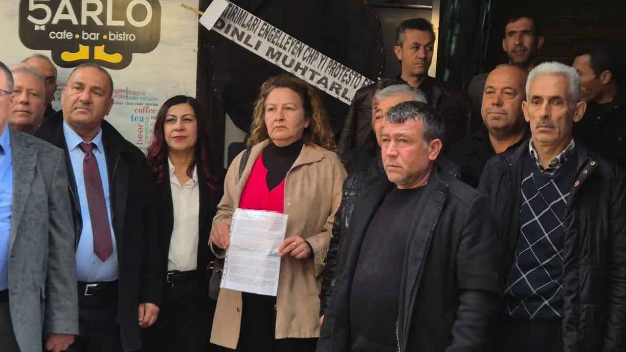 Foto - İl başkanlığına çelenk bırakıldı! Şehrin kalkınmasına CHP takozluğu