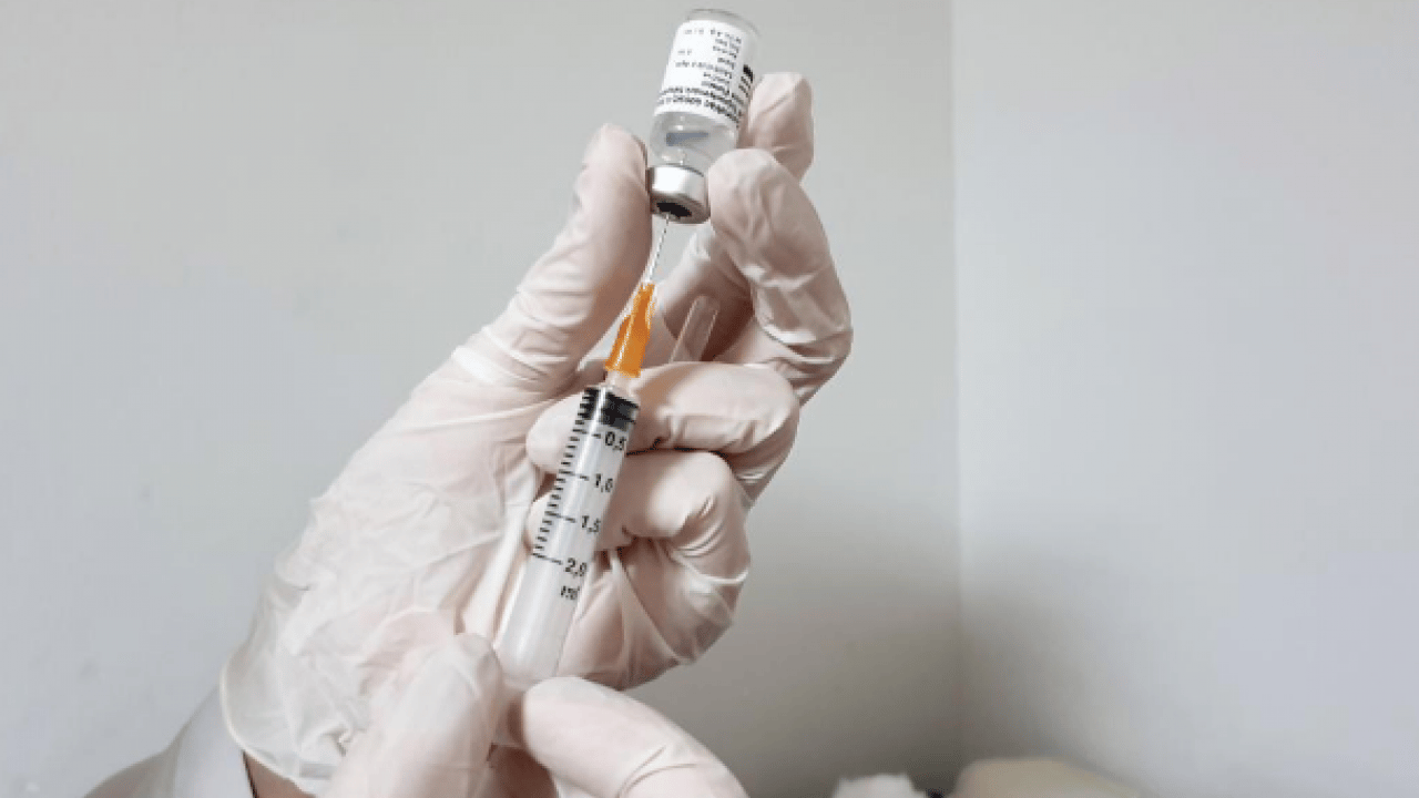 İlan etti: Her 3 kişiden 1'i risk altında... Aşılamayla 5 milyon ölümün önüne geçiliyor