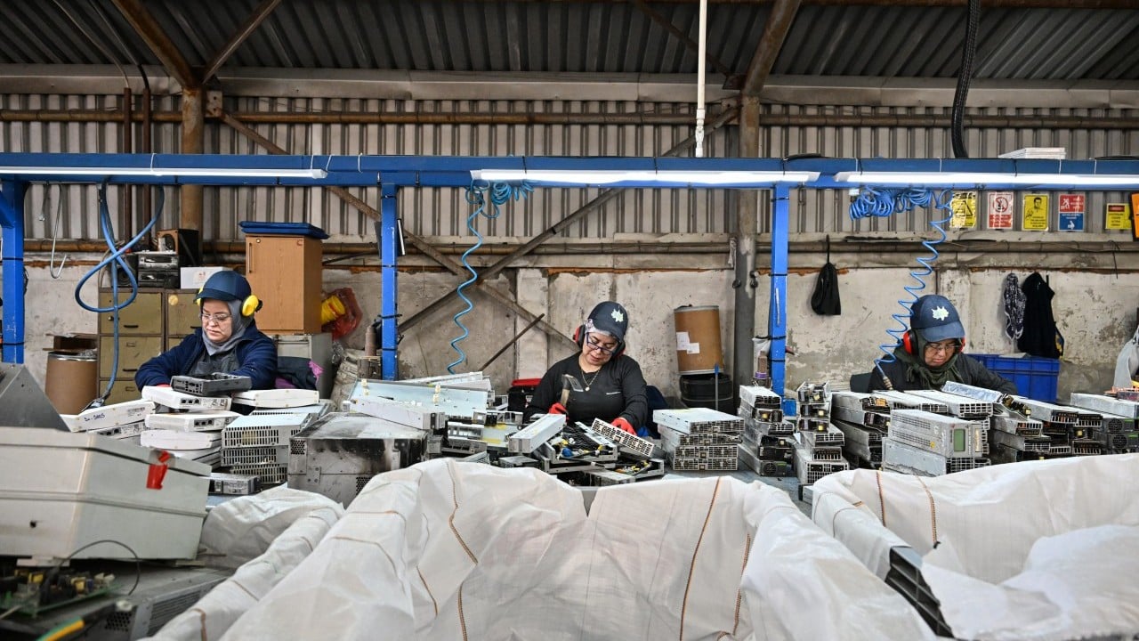 Foto - İlan ettiler: Sıfır atık vurgusu... Uzmanlardan eski elektronik cihazların atılmaması ve evde tutulmaması uyarısı