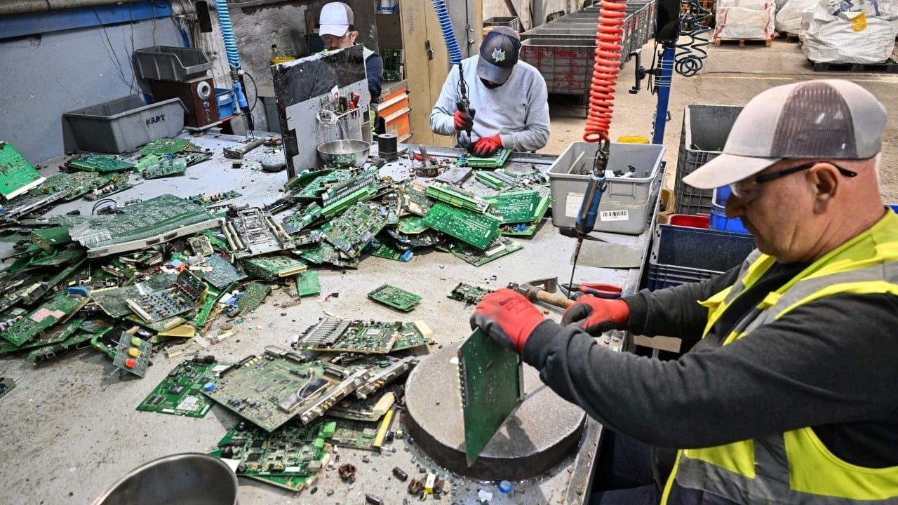 Foto - İlan ettiler: Sıfır atık vurgusu... Uzmanlardan eski elektronik cihazların atılmaması ve evde tutulmaması uyarısı