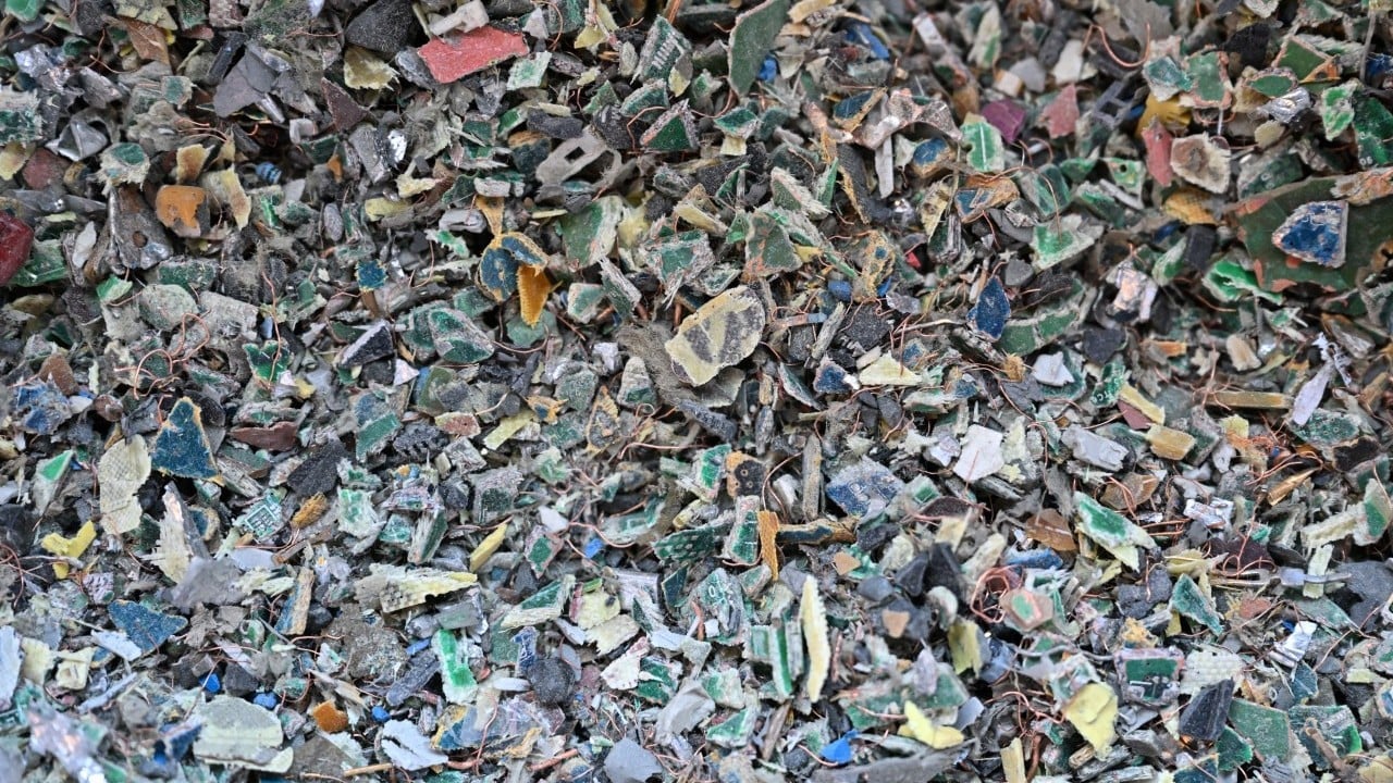 Foto - İlan ettiler: Sıfır atık vurgusu... Uzmanlardan eski elektronik cihazların atılmaması ve evde tutulmaması uyarısı