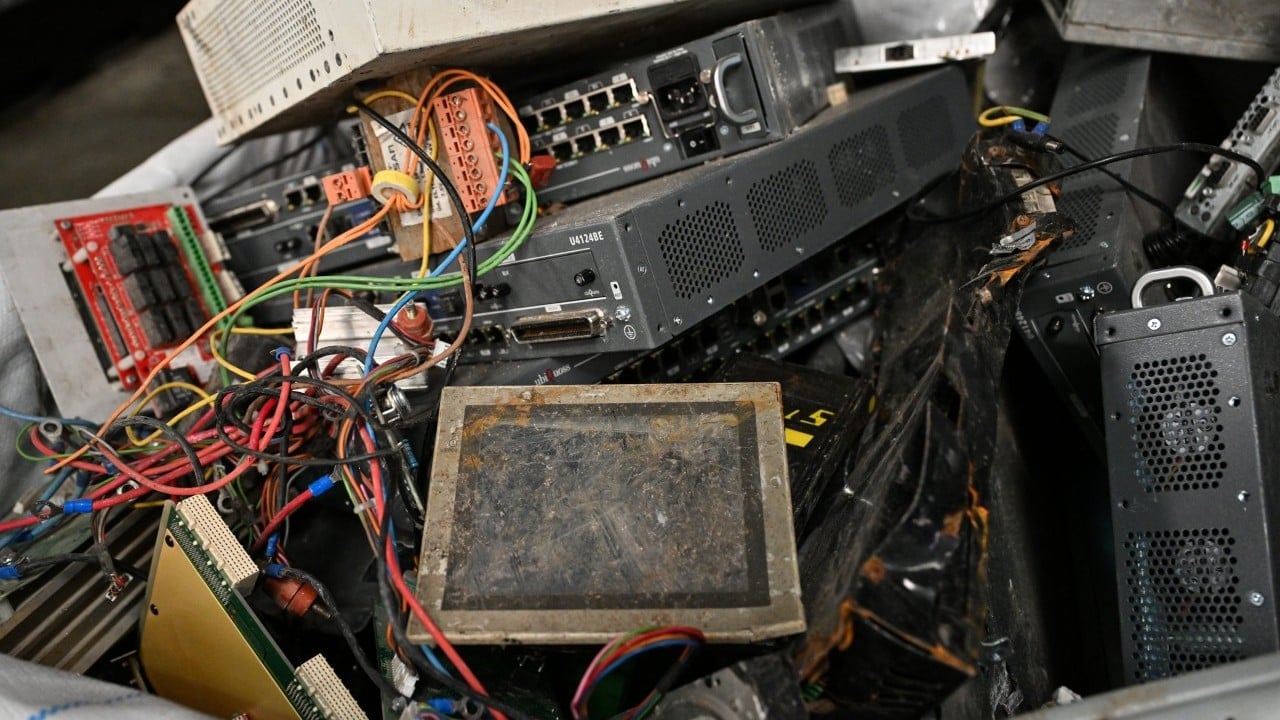 Foto - İlan ettiler: Sıfır atık vurgusu... Uzmanlardan eski elektronik cihazların atılmaması ve evde tutulmaması uyarısı