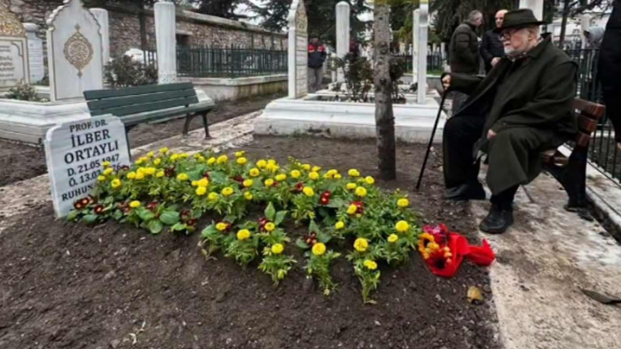 Foto - İlber Ortaylı’nın kabrini ziyarete gidenler şoku yaşadı! Ailesinden açıklama geldi