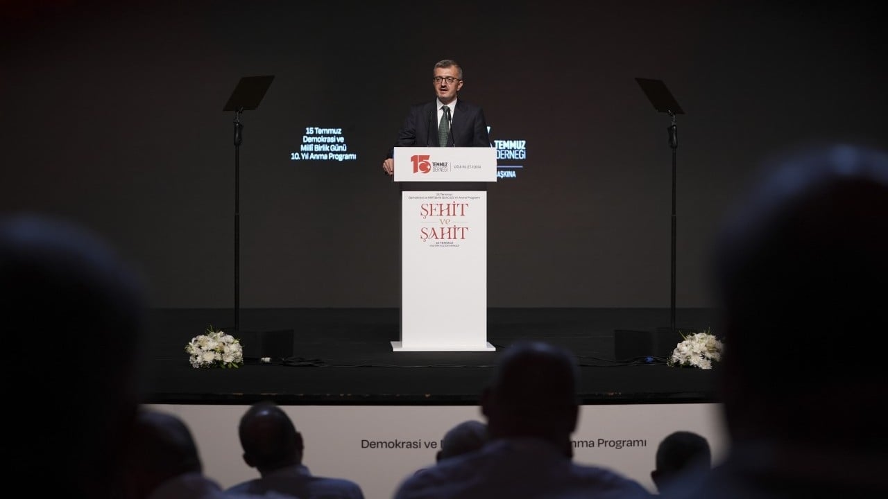 Foto - İletişim Başkanı Duran "Şehit ve Şahit" programına katıldı: Darbeler silsilesini kahramanlar mezara gömdü