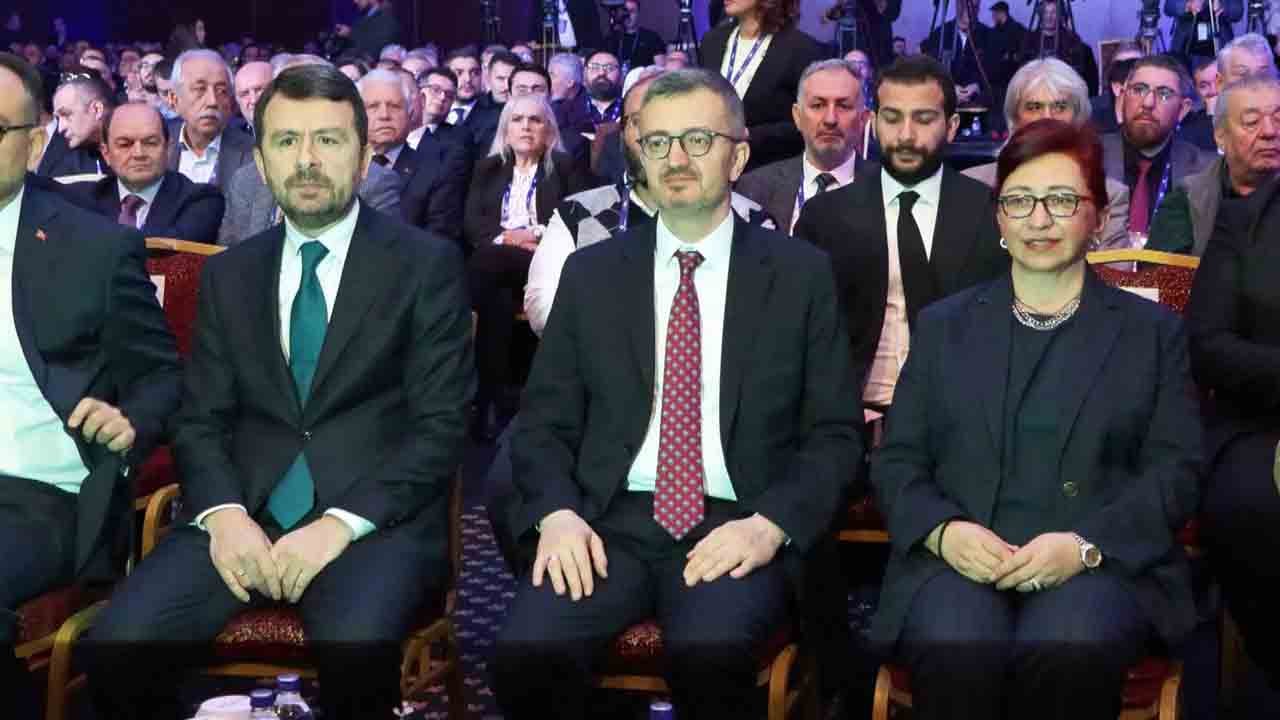 Foto - İletişim Başkanı’ndan gazetecilikte yapay zeka uyarısı