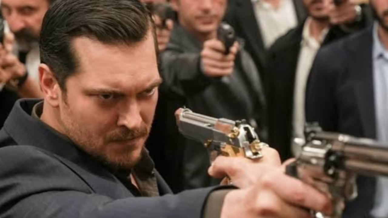 Foto - Sigara, silah ve saldırı gibi özendirici film - dizi sahneleri sansürlenmeli!