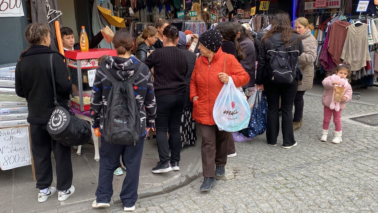Foto - İlginç kampanya! Perdeci her gün 20 kilo patlamış mısır dağıtıyor