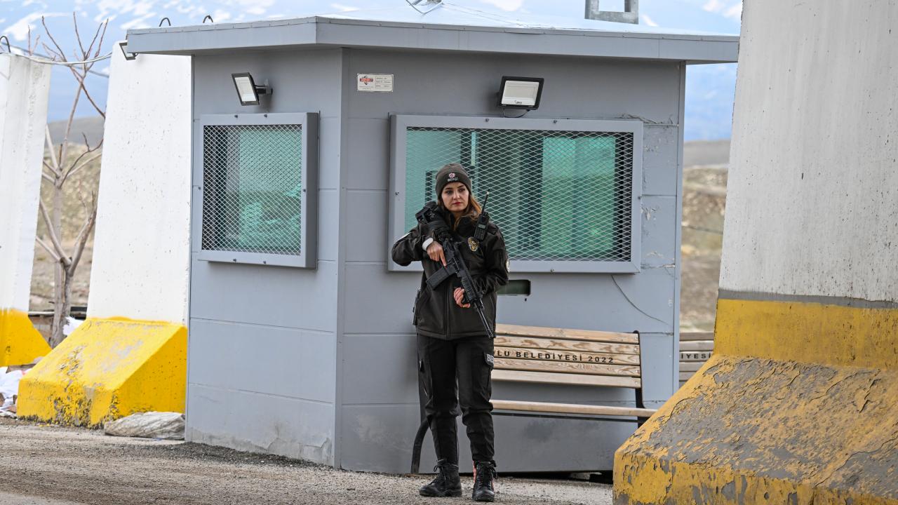 Foto - İlin tek kadın bekçisi şehit babasının izinden gidiyor