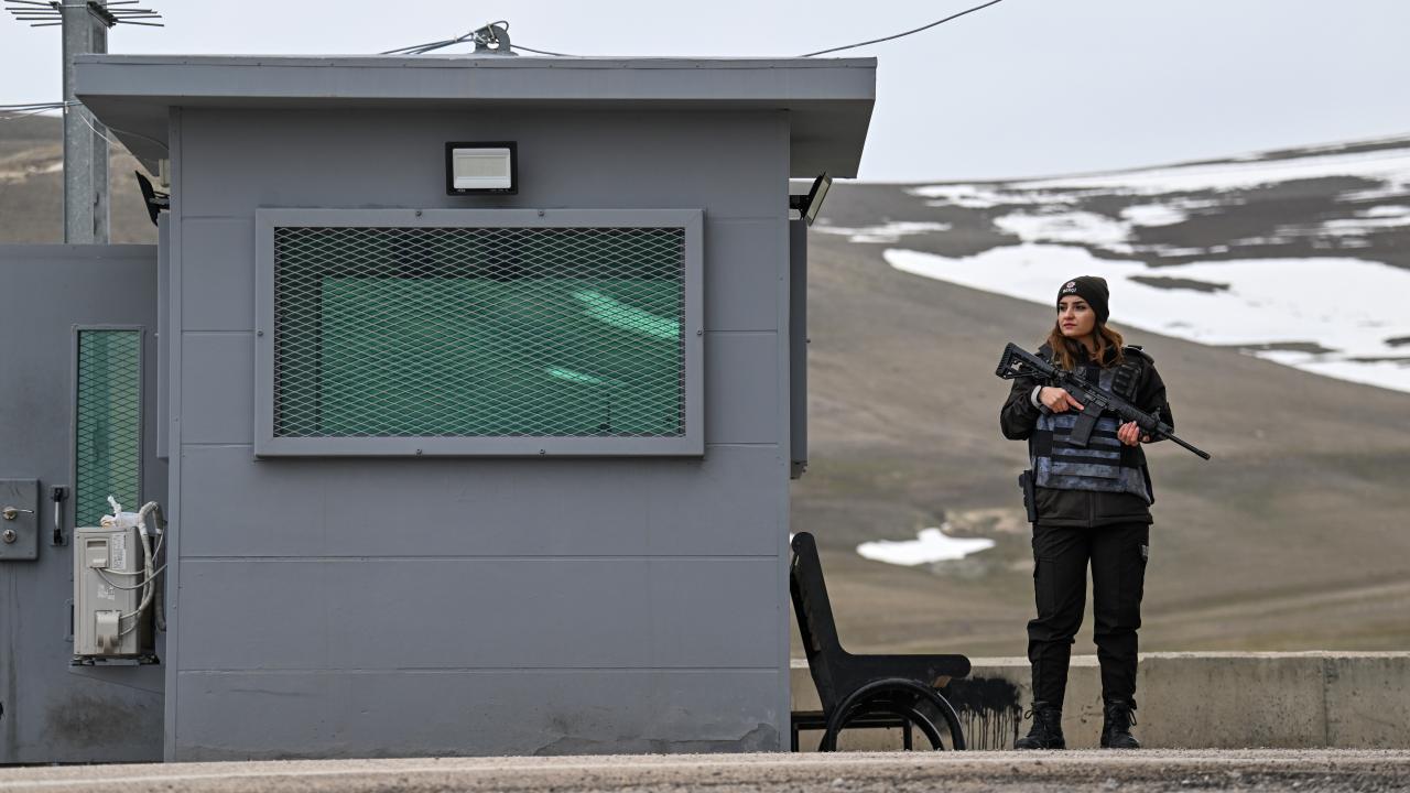 Foto - İlin tek kadın bekçisi şehit babasının izinden gidiyor