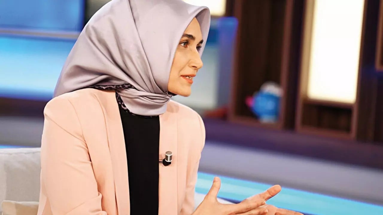 Foto - İlk başörtülü vali olarak biliniyordu! Kübra Güran Yiğitbaşı'nın yeni görevi belli oldu