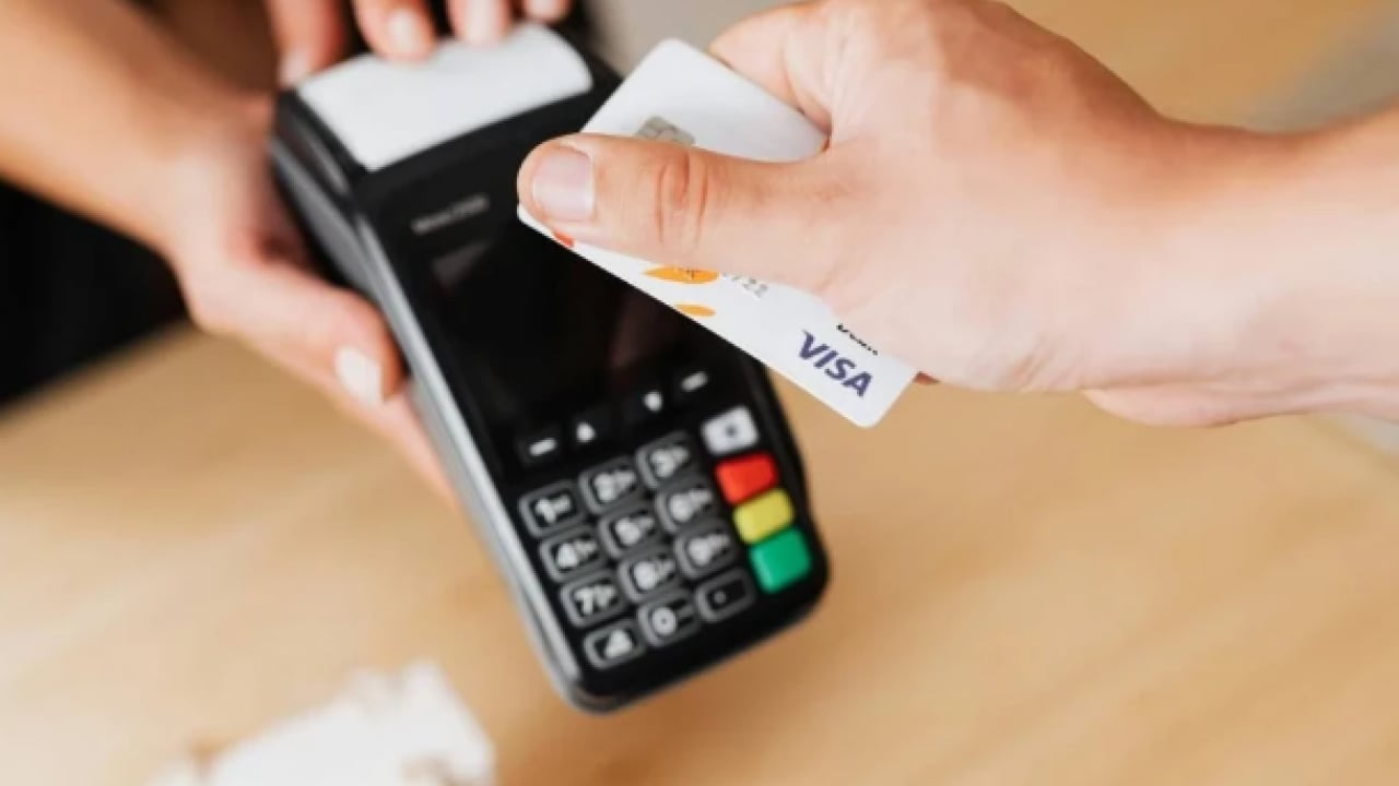 Foto - İlk fitili İspanya yaktı: Visa ve Mastercard’ın tahtı sallantıda