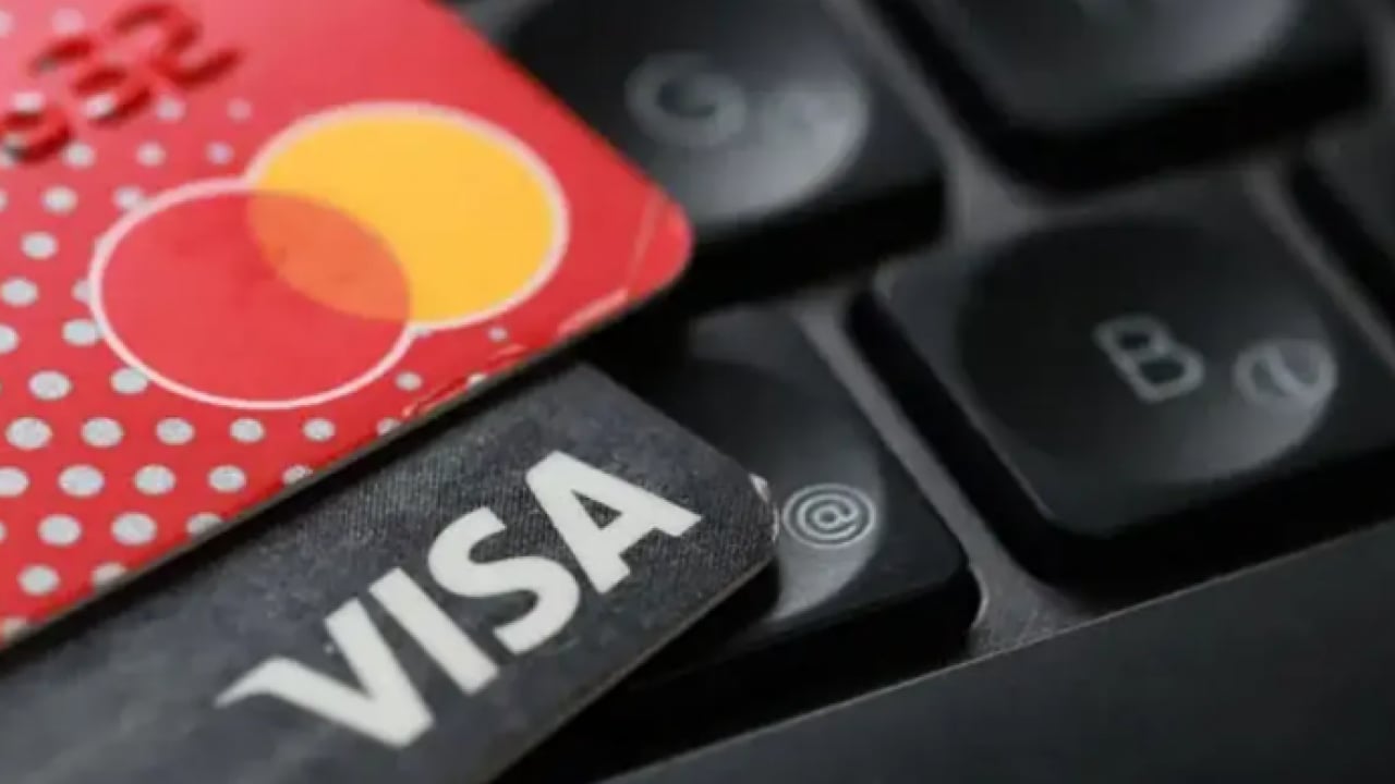 Foto - İlk fitili İspanya yaktı: Visa ve Mastercard’ın tahtı sallantıda