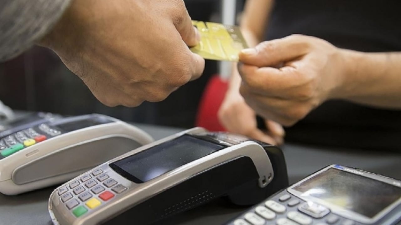 Foto - İlk fitili İspanya yaktı: Visa ve Mastercard’ın tahtı sallantıda