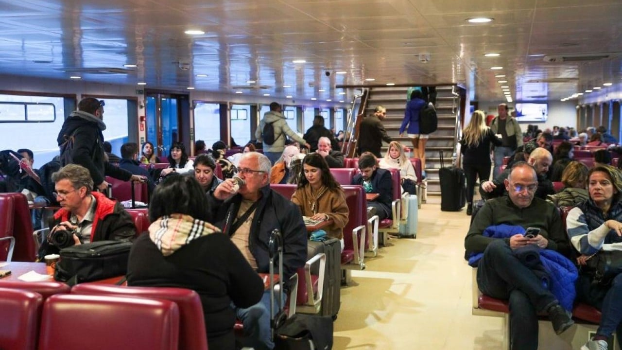 Foto - İlk gününde 261 yolcu ağırladı Aliaport’tan ilk sefer Midili’ye yapıldı