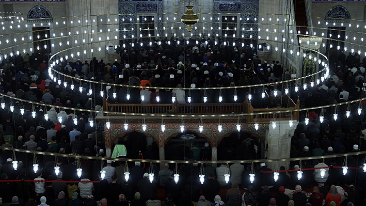 Foto - İlk teravihte doldu taştı Selimiye cemaatini cemaat camisini özlemiş