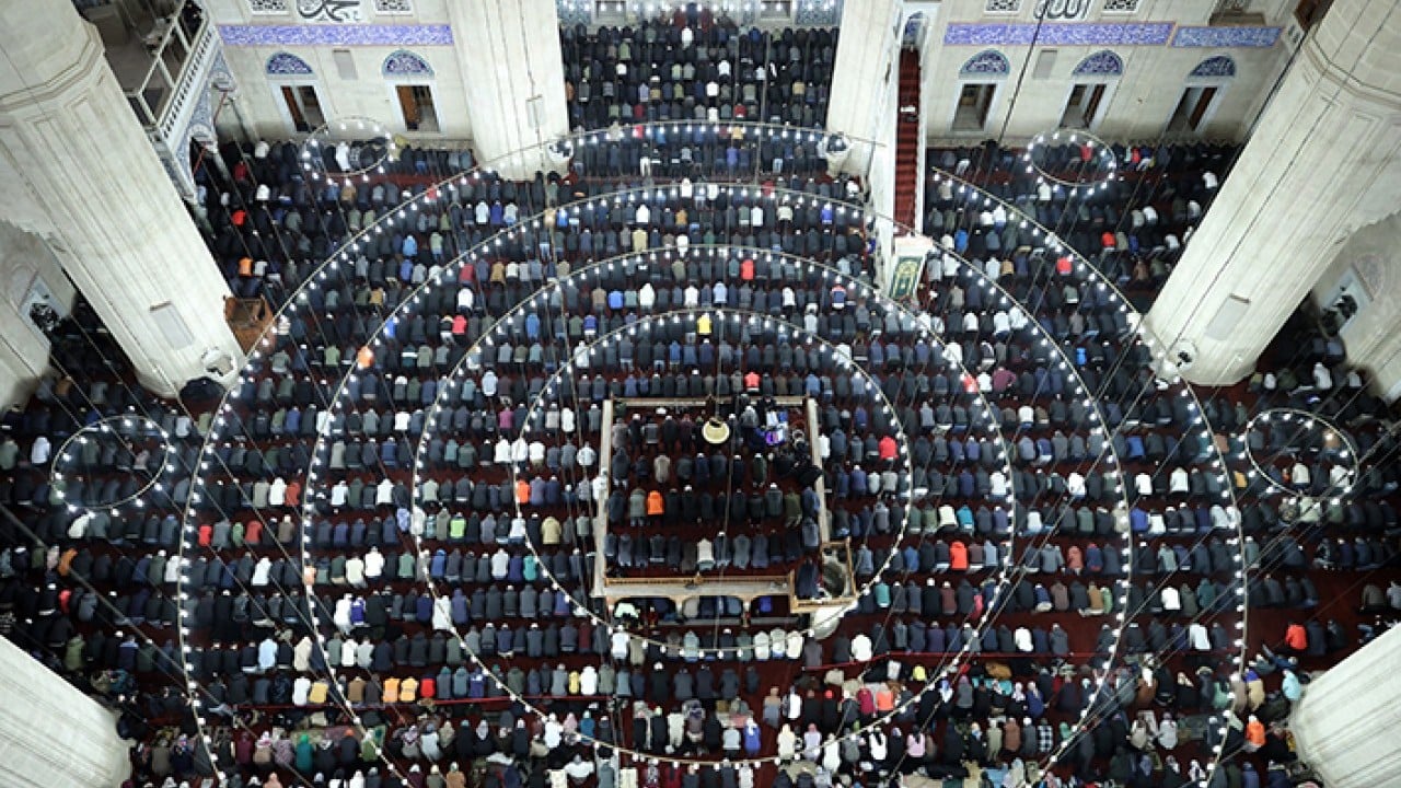 Foto - İlk teravihte doldu taştı Selimiye cemaatini cemaat camisini özlemiş