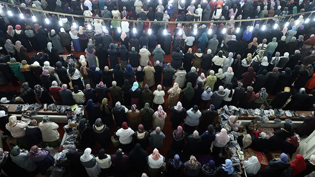 Foto - İlk teravihte doldu taştı Selimiye cemaatini cemaat camisini özlemiş