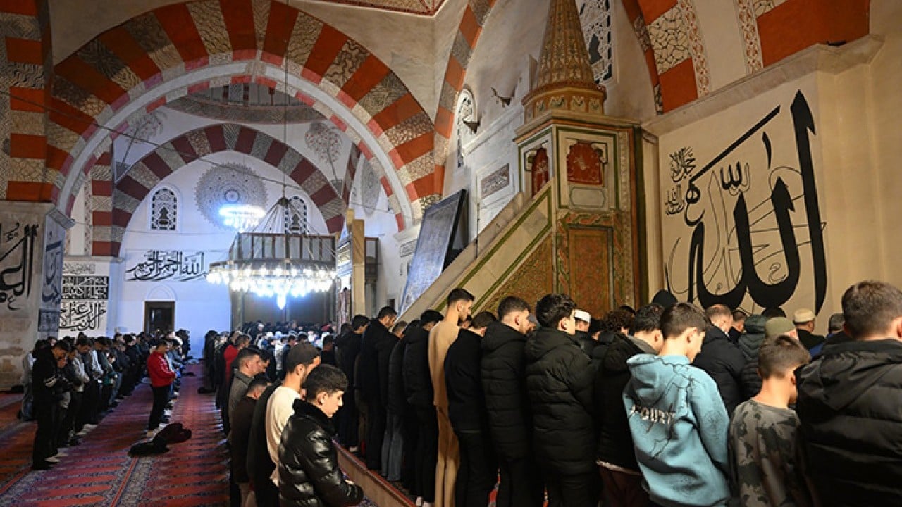 Foto - İlk teravihte doldu taştı Selimiye cemaatini cemaat camisini özlemiş