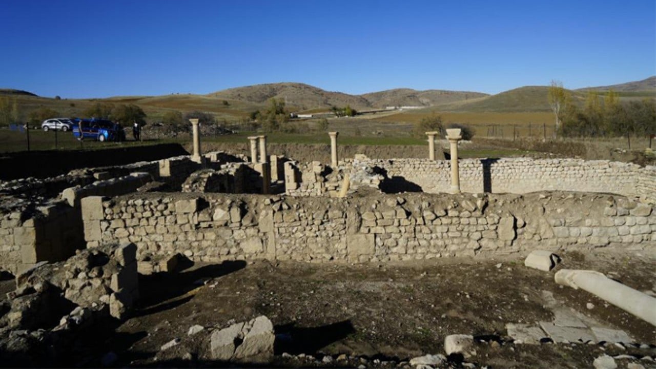 Foto - İlki İngiltere’ye kaçırılmıştı! Satala Antik Kenti'nde 150 yıl sonra ikinci büst bulundu