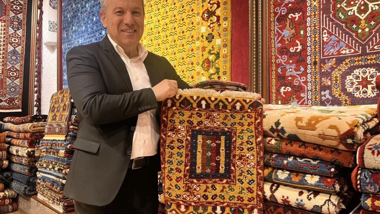 Foto - İlmek ilmek el emeği göz nuru Tarihi binaların ve sarayların vazgeçilmezi