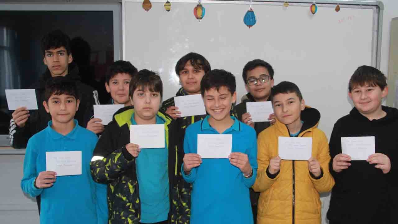 Foto - İmam Hatip öğrencilerinden duygulandıran hareket: Kendileri küçük yürekleri büyük