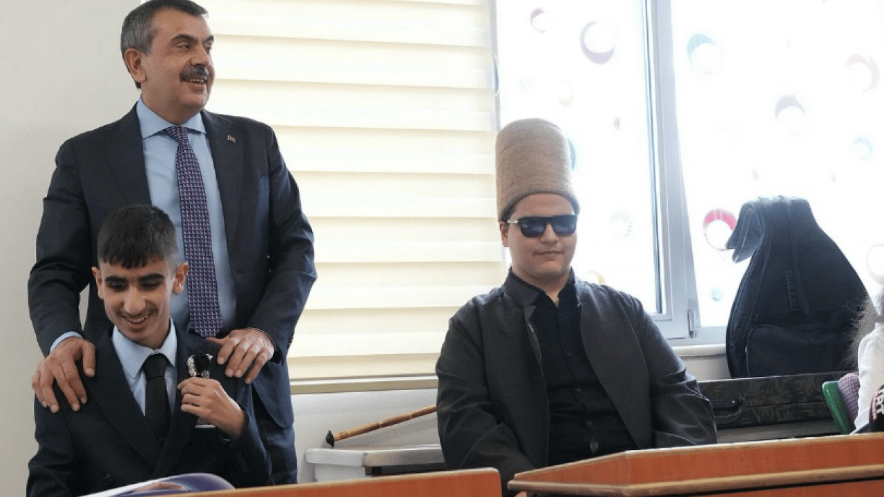 Foto - İmam Hatiplilerden büyük başarı: Kani Karaca Görme Engelliler Anadolu İmam Hatip Lisesi’nden Türkiye Birinciliği Gururu