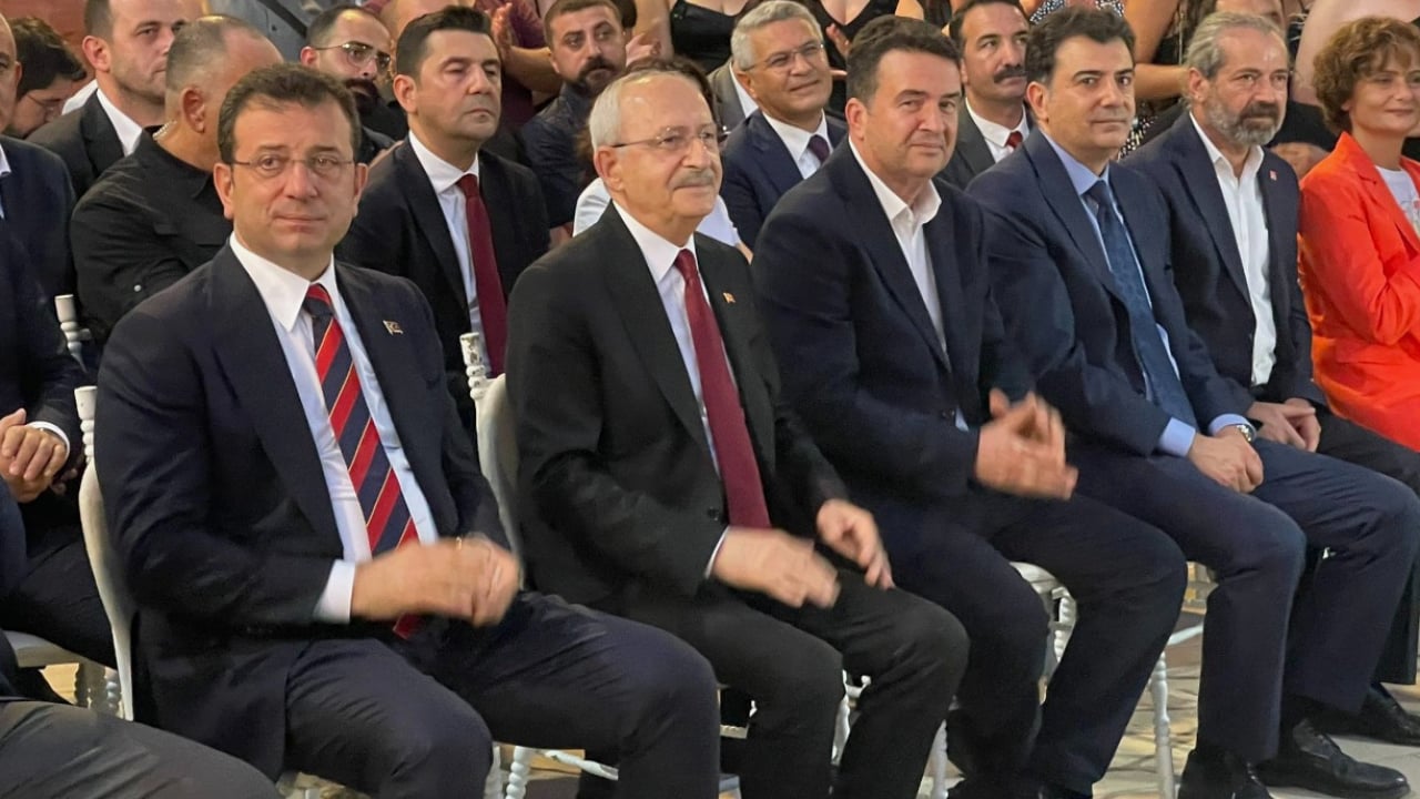 Foto - İmamoğlu "babasından" son tokadı da yedi