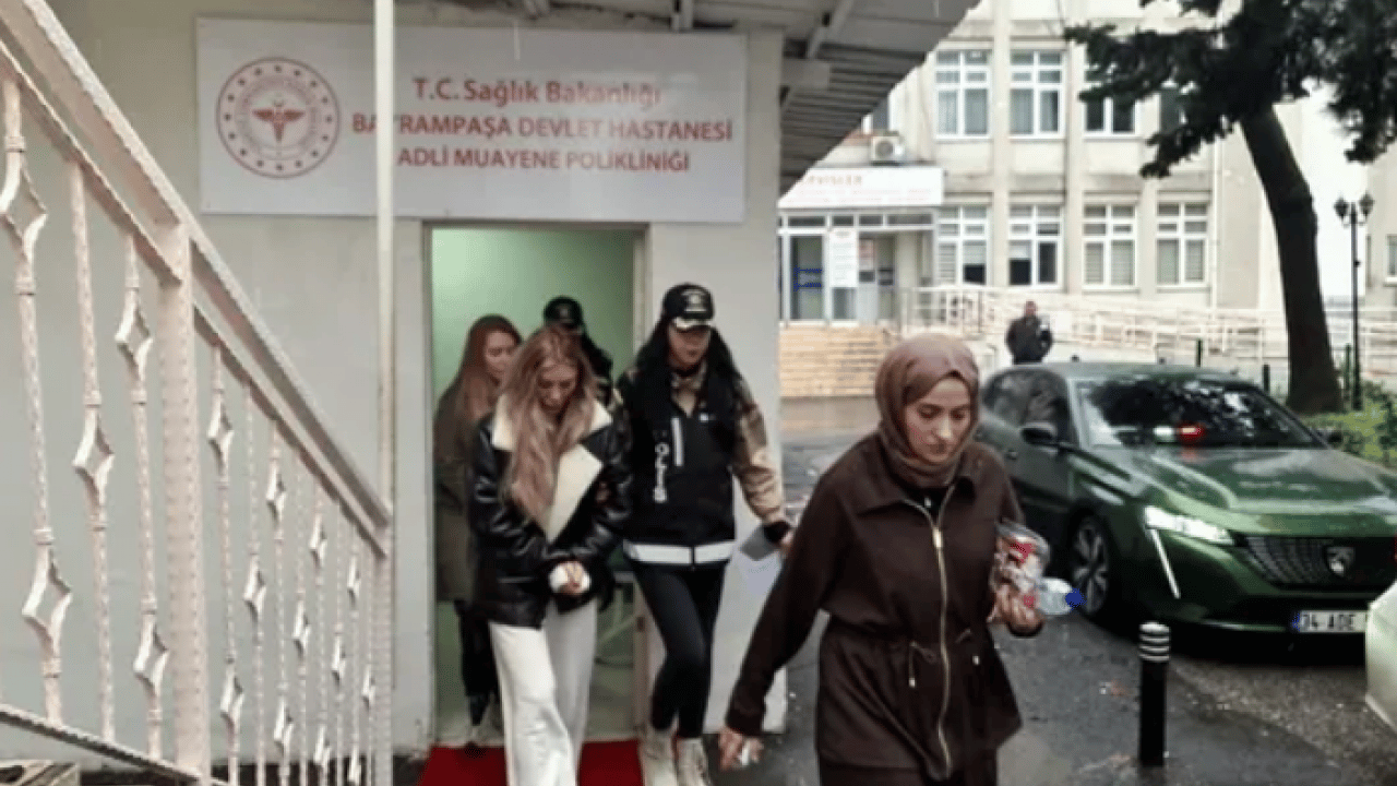 Foto - İmamoğlu’nun A Takımı ile jet partisi: O ünlülerden haber var!