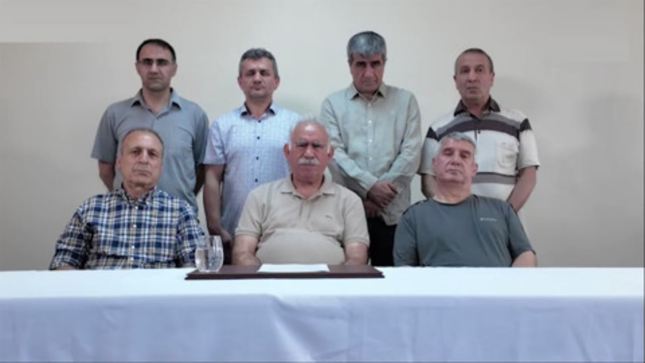 Foto - İmralı görüşmesinde merak edilen detay ortaya çıktı! Öcalan’a bakın nasıl hitap edilmiş