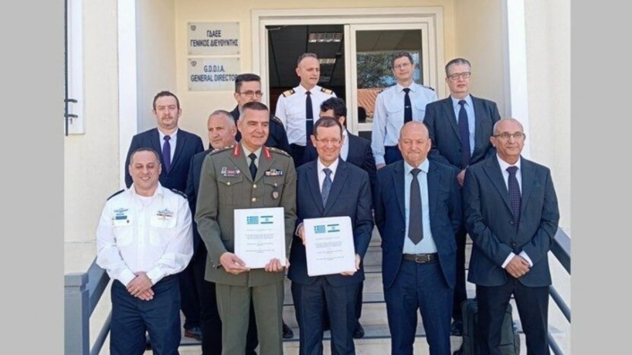 Foto - İmzalar atıldı: Türkiye'yi vurmak için 36 tane roketatar alıyorlar