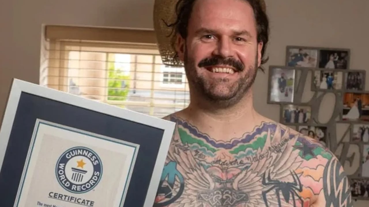 Foto - İngiliz adam bütün vücudunu dövmelerle kapladı: Rekor kırdı! Yıllar öncesi yapılan çalışma yeniden gündeme geldi